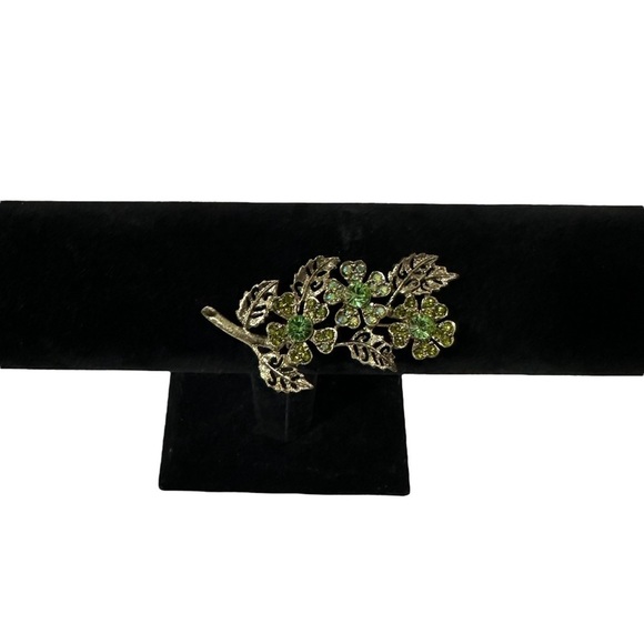 Beautiful Gold-Toned Leaf Design with Shiny Green Stones 2.5” Brooch Shamrock - Picture 1 of 5